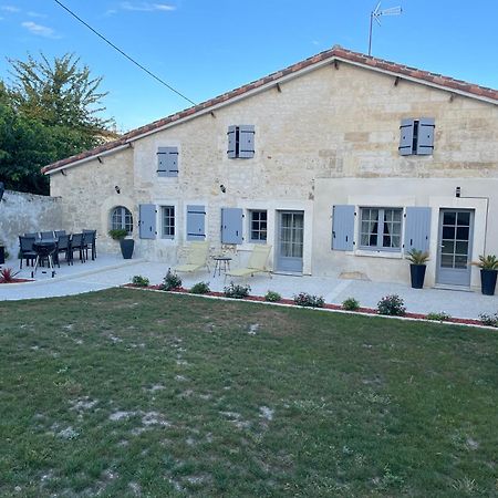 Gite La Rive Gauche Saint-Meme-les-Carrieres Exterior foto
