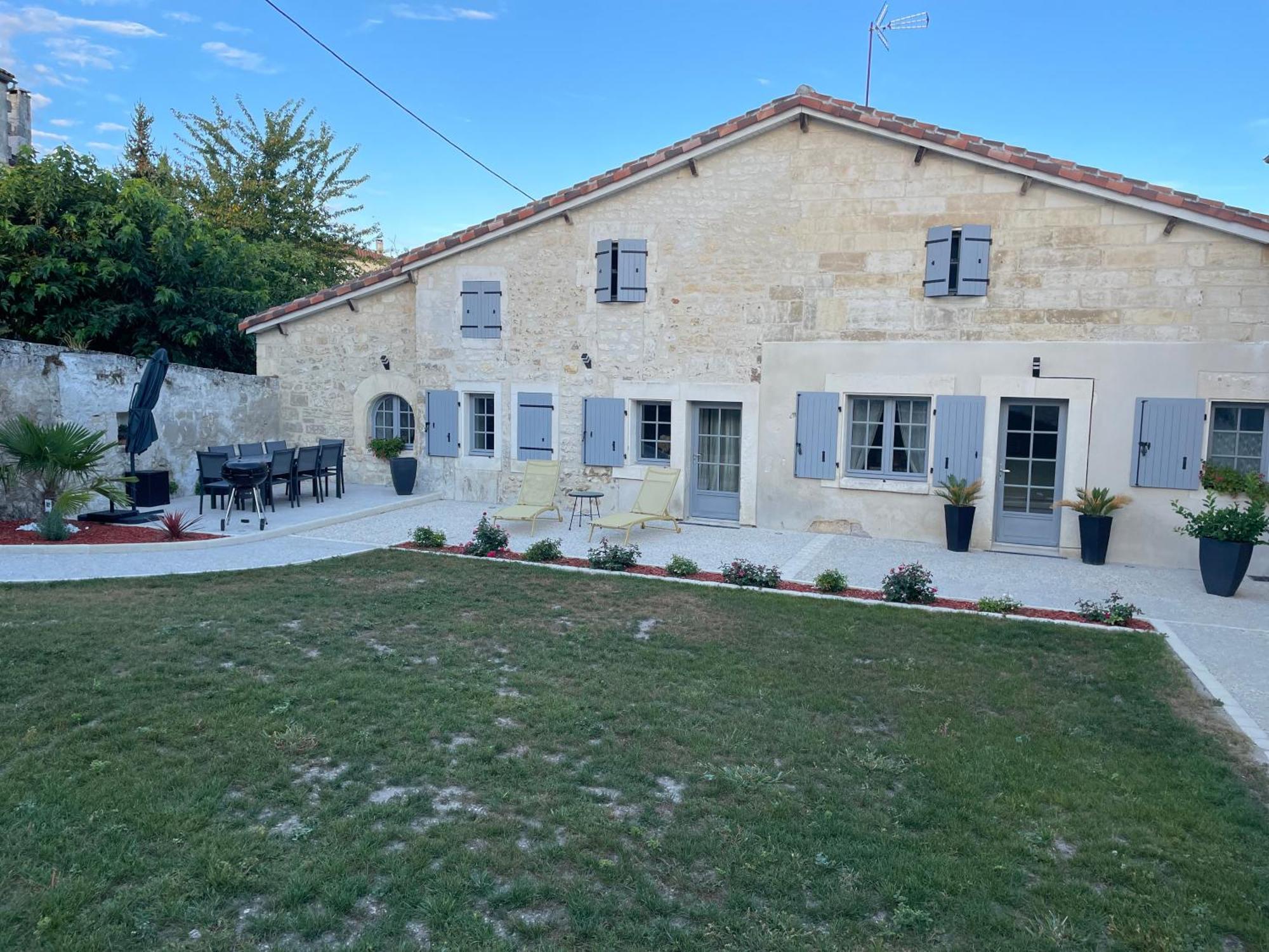 Gite La Rive Gauche Saint-Meme-les-Carrieres Exterior foto